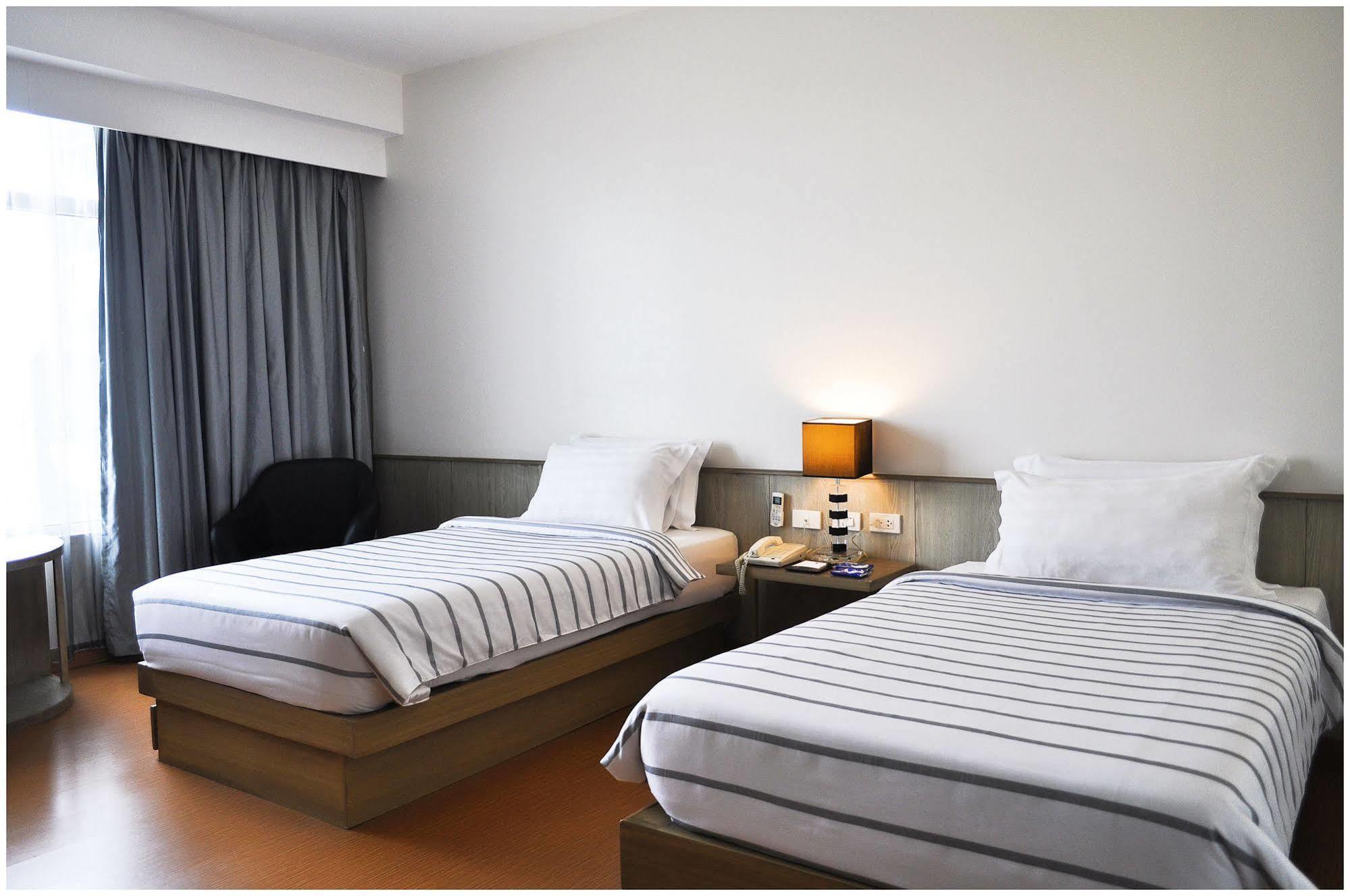 Paseo Premiere Hotel Santa Rosa Kültér fotó